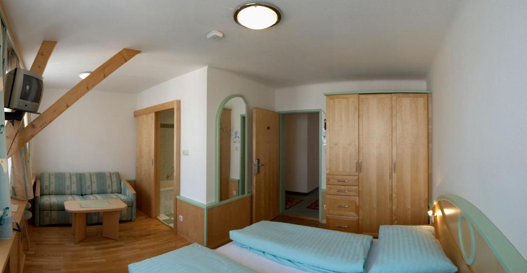 Hotel Zum Kirchenwirt Mariazell Bilik gambar